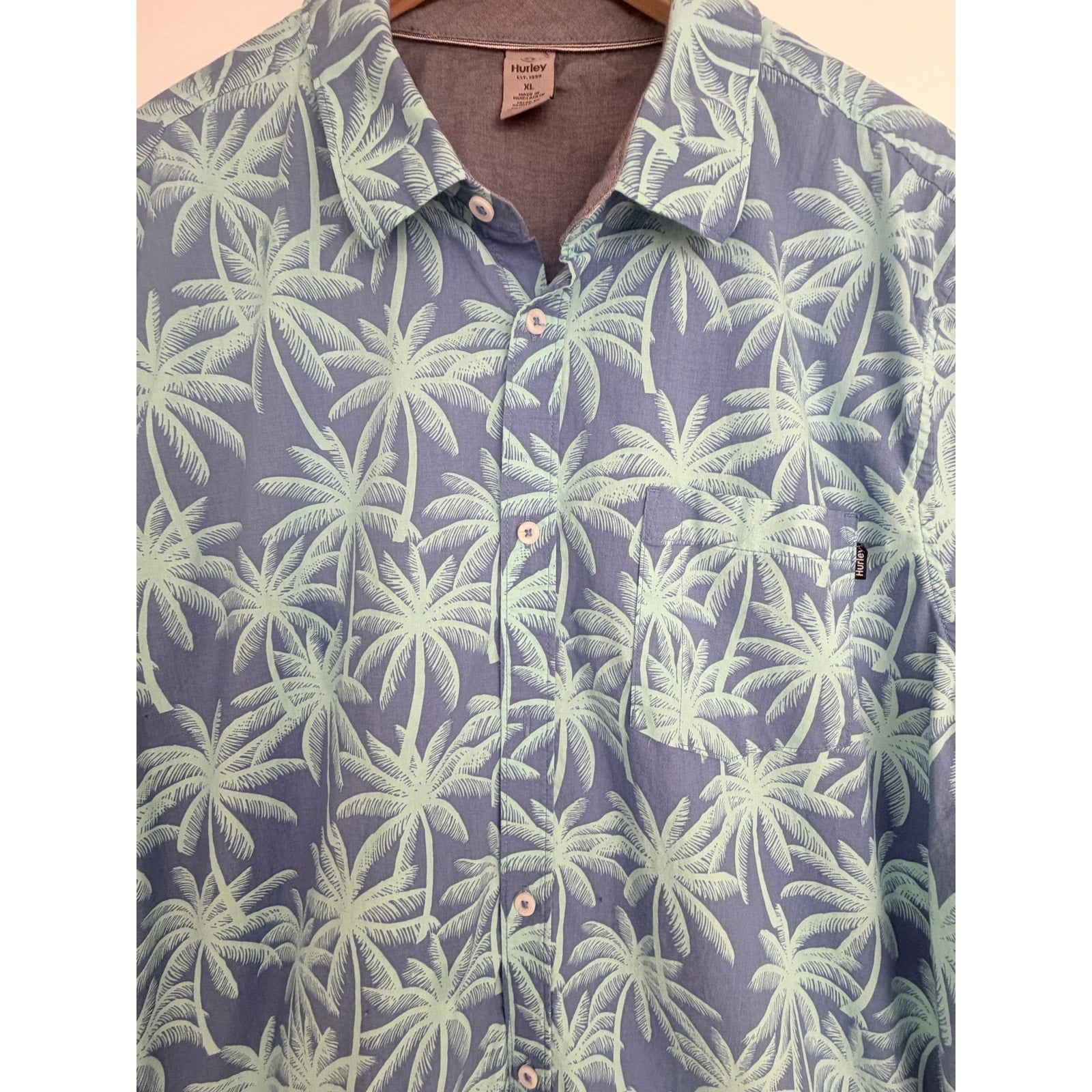 Hurley Hawaiian Shirt Mens XL Blue Palm Tree Tropical Button Up Beach Camp