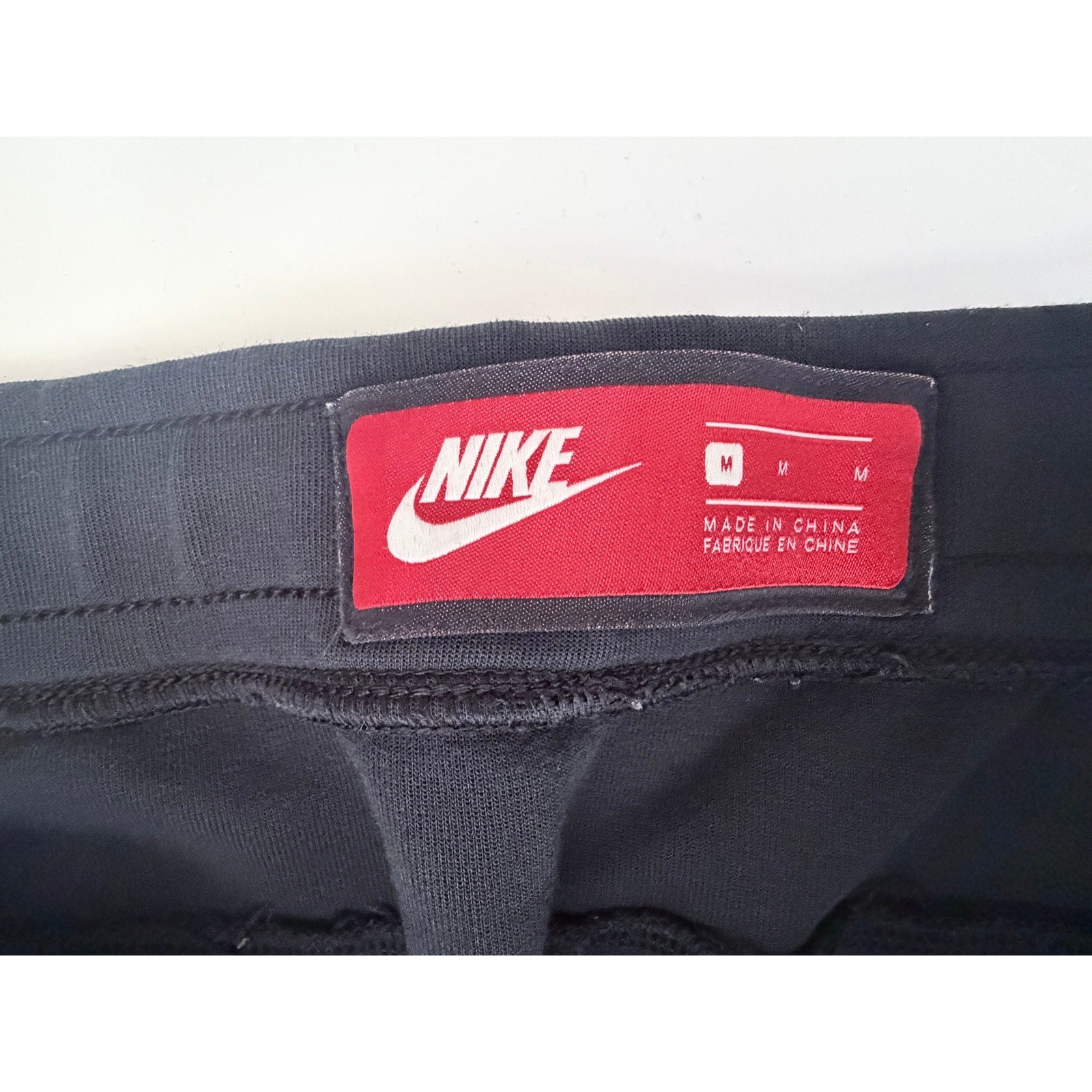Nike Mens Medium Black Jogger Pants Athletic Sweatpants Swoosh