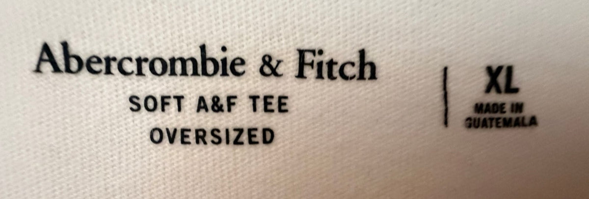 Abercrombie & Fitch Men's Cream Graphic T-Shirt — photo 3