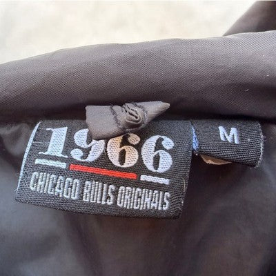 Chicago Bulls 1966 Windbreaker Jacket Mens Medium Black Red Hooded Half Zip NBA - product photo 3