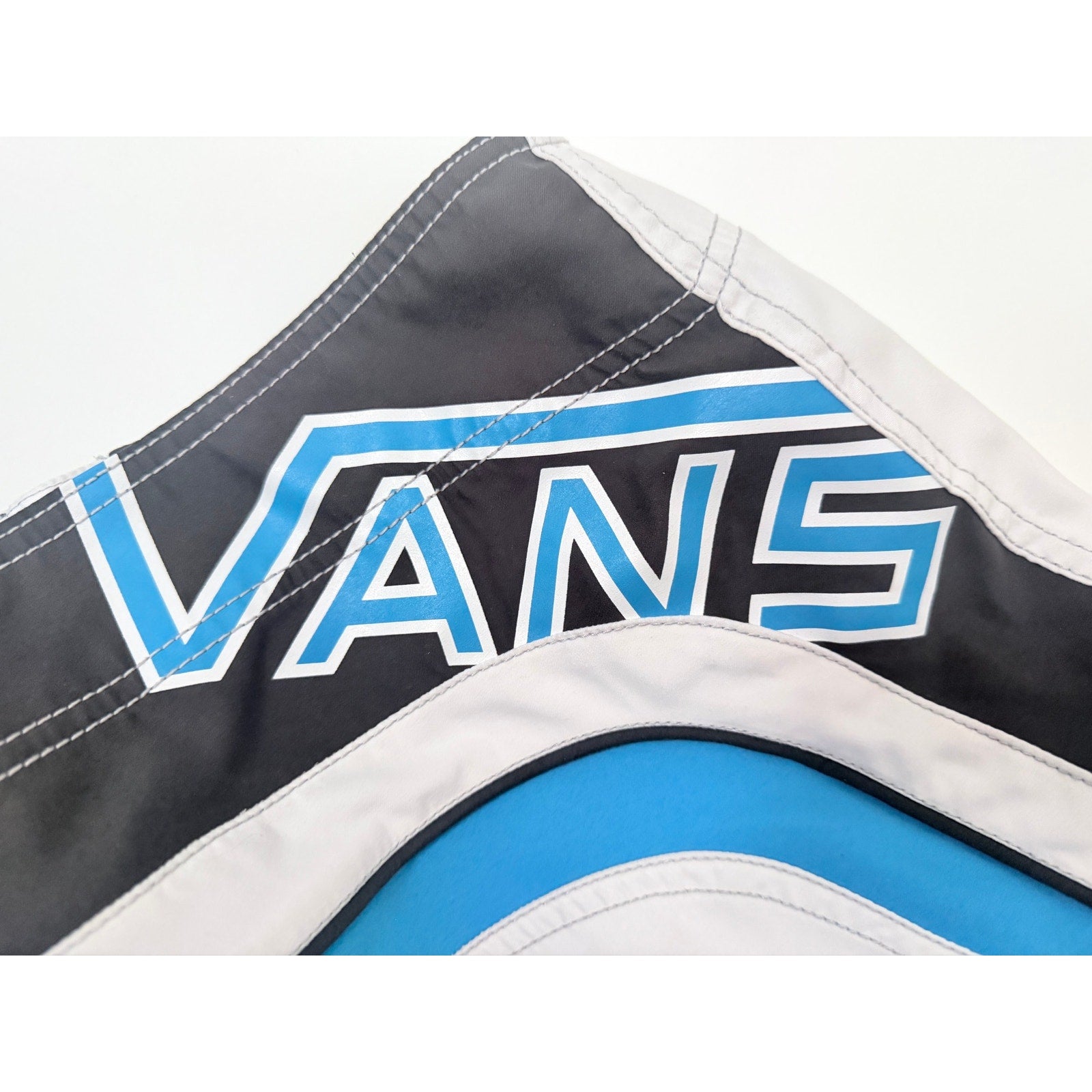 Vans Off The Wall Board Shorts Mens 32 White Blue Surf Swim
