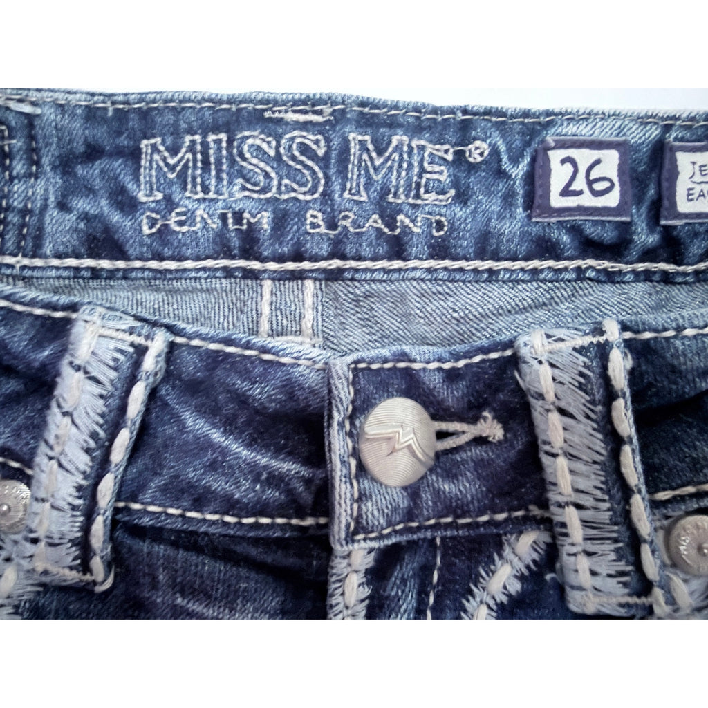 Miss Me Easy Bermuda Denim Shorts Women's Size 26 Medium Wash Buckle