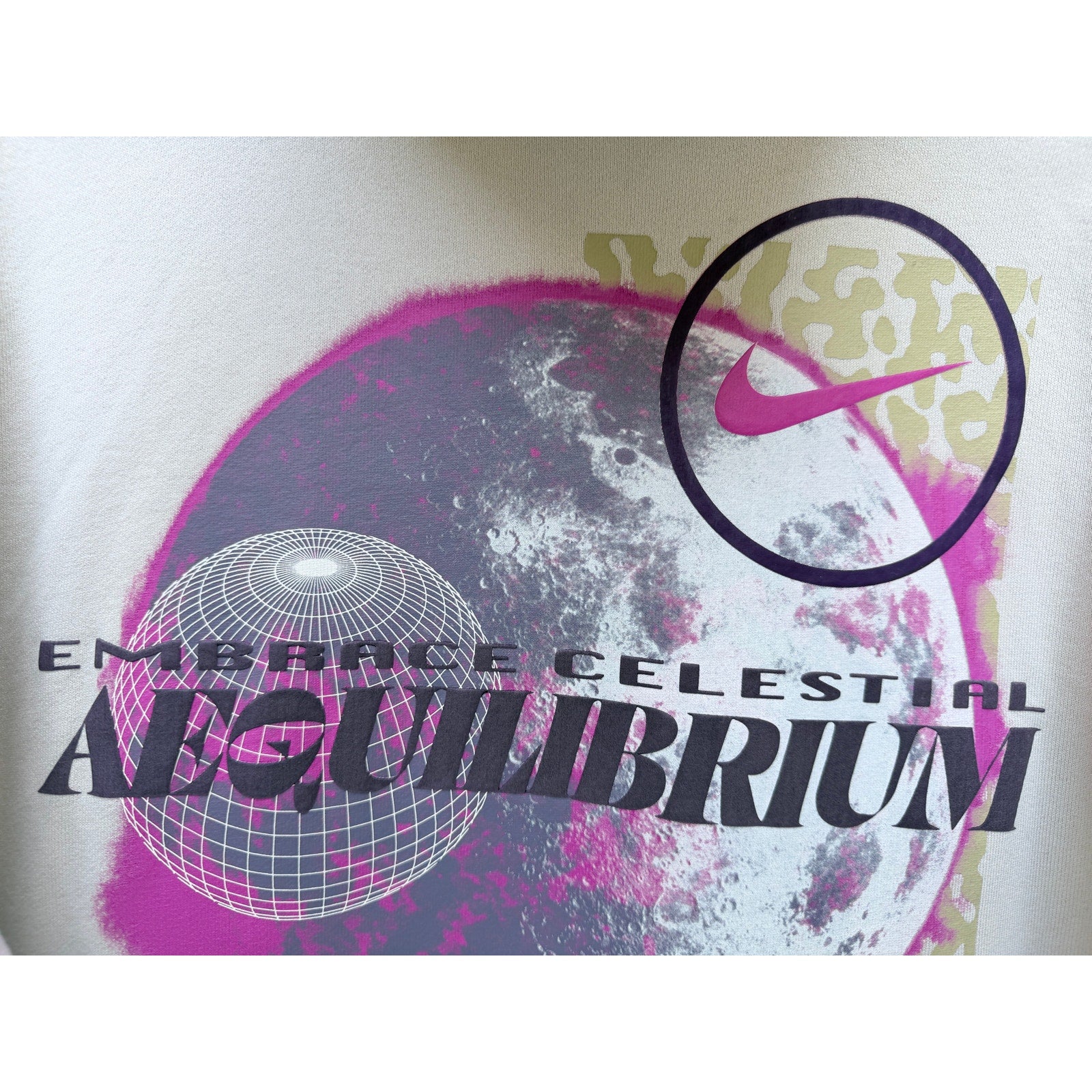 Nike Graphic Hoodie Womens Medium Cream Equilibrium Pullover Sweatshirt