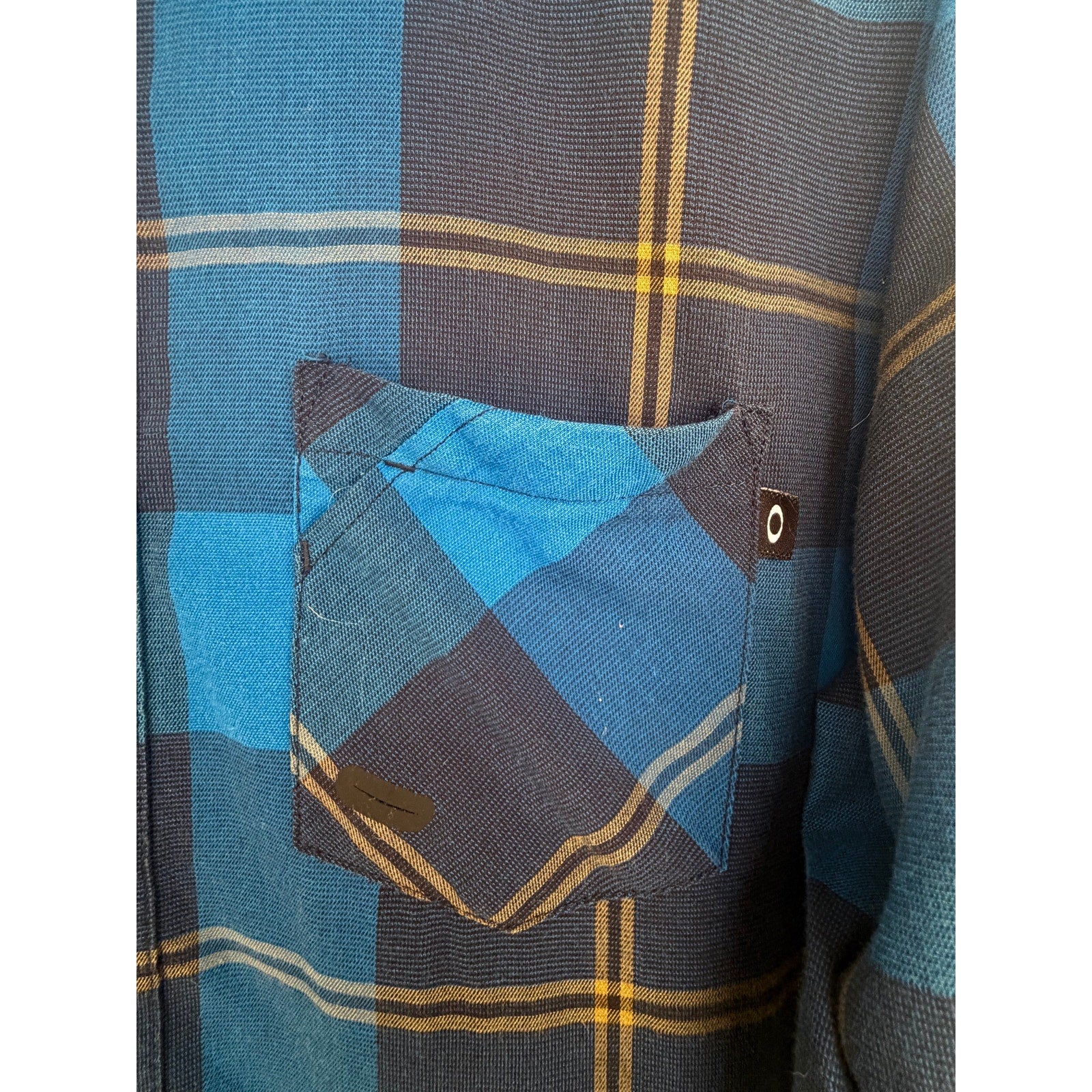 Oakley Plaid Button Down Shirt Mens XL Blue Long Sleeve Casual