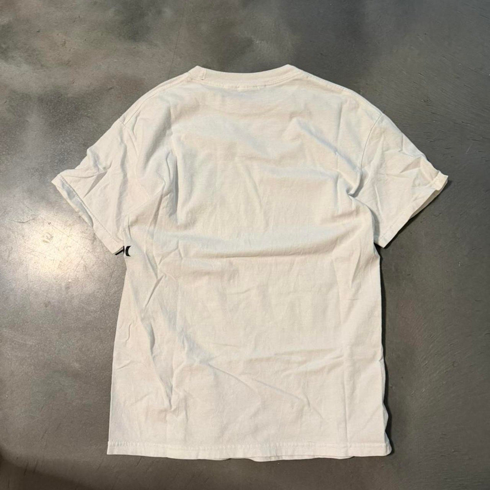 Vintage 2000s white hurley t shirt