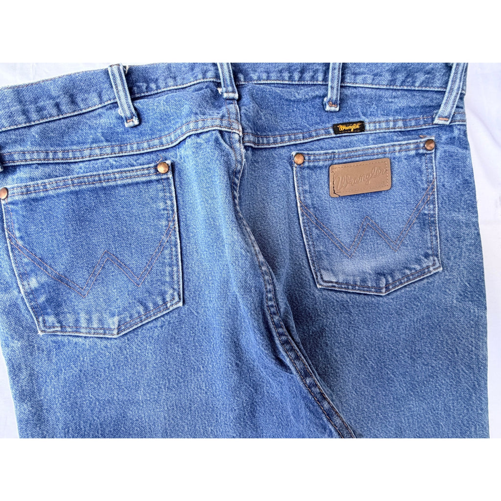 Wrangler Mens Jeans 36x30 Blue Vintage Straight Leg Western Denim USA Fabric