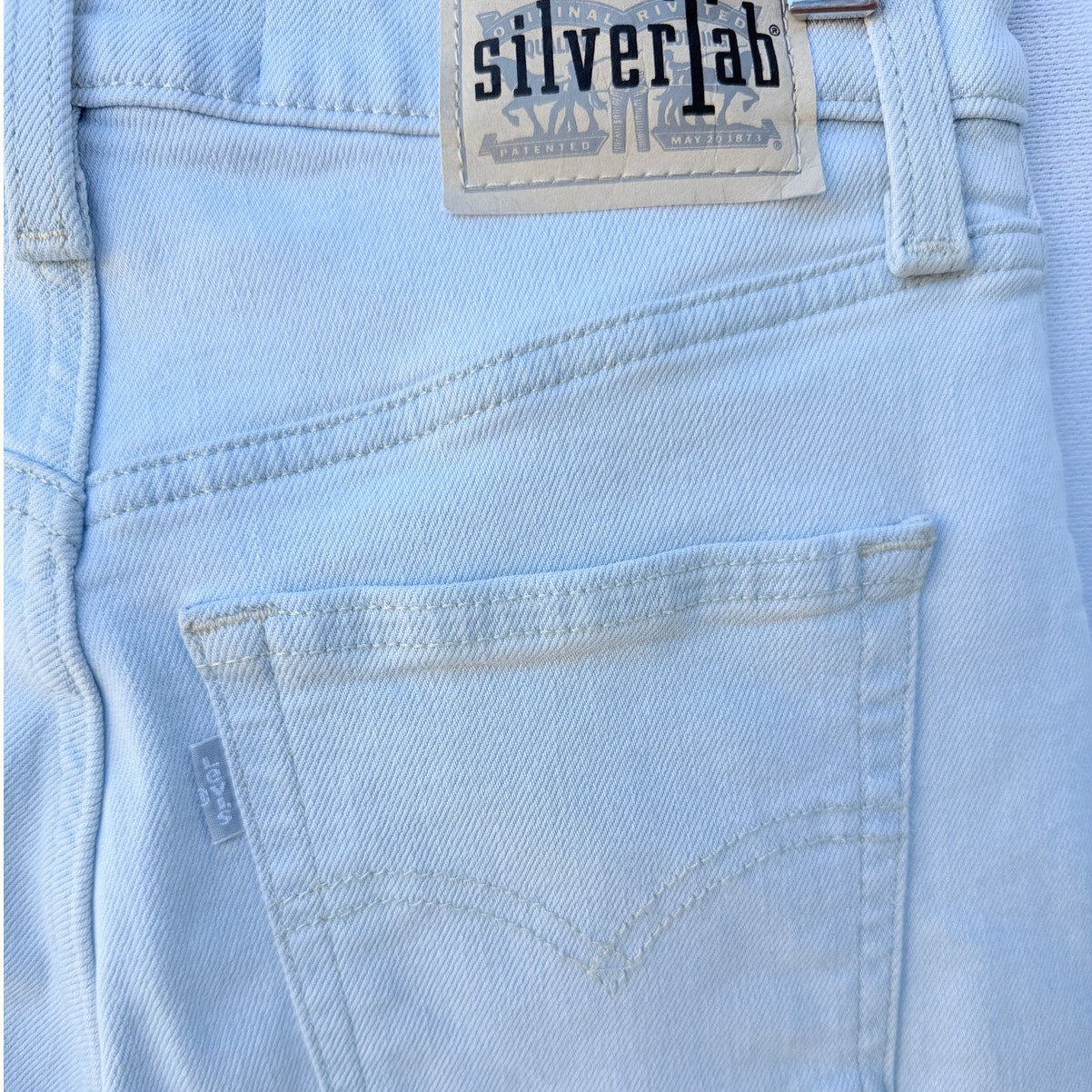 Levi Strauss SilverTab Mom Jeans Womens 27 Light Wash Denim
