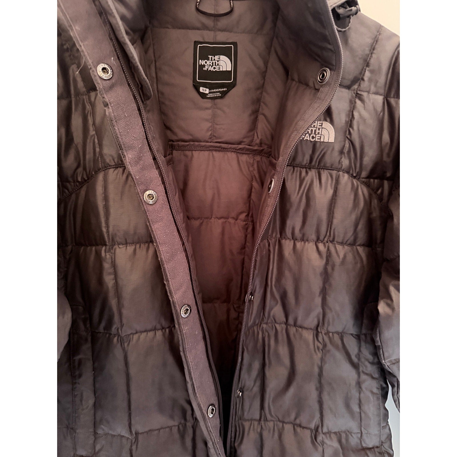 The North Face 600 Puffer Jacket Womens Small Black Hooded Insulated Winter Coat