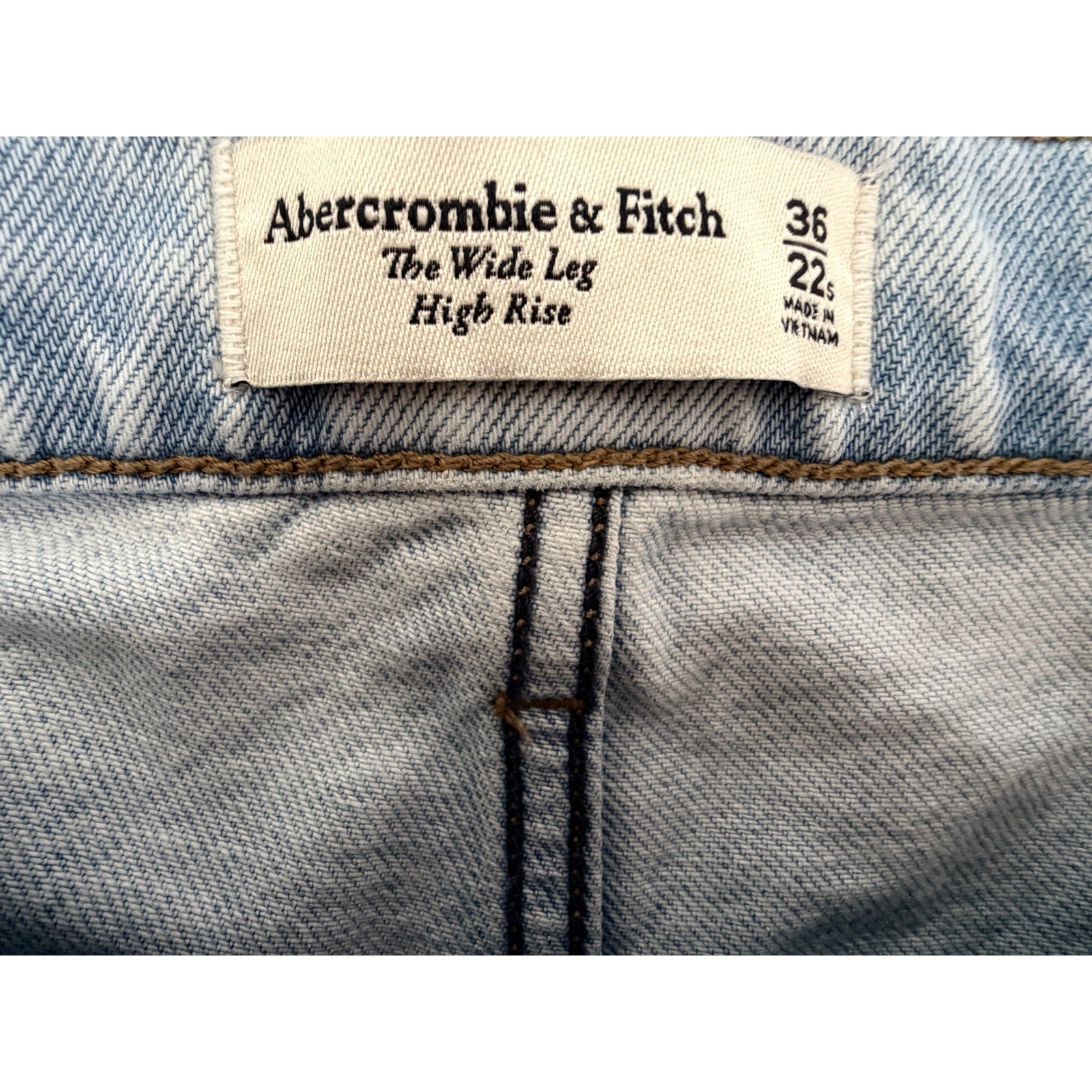Abercrombie Women's High-Rise Wide-Leg Jeans 22S Light Wash
