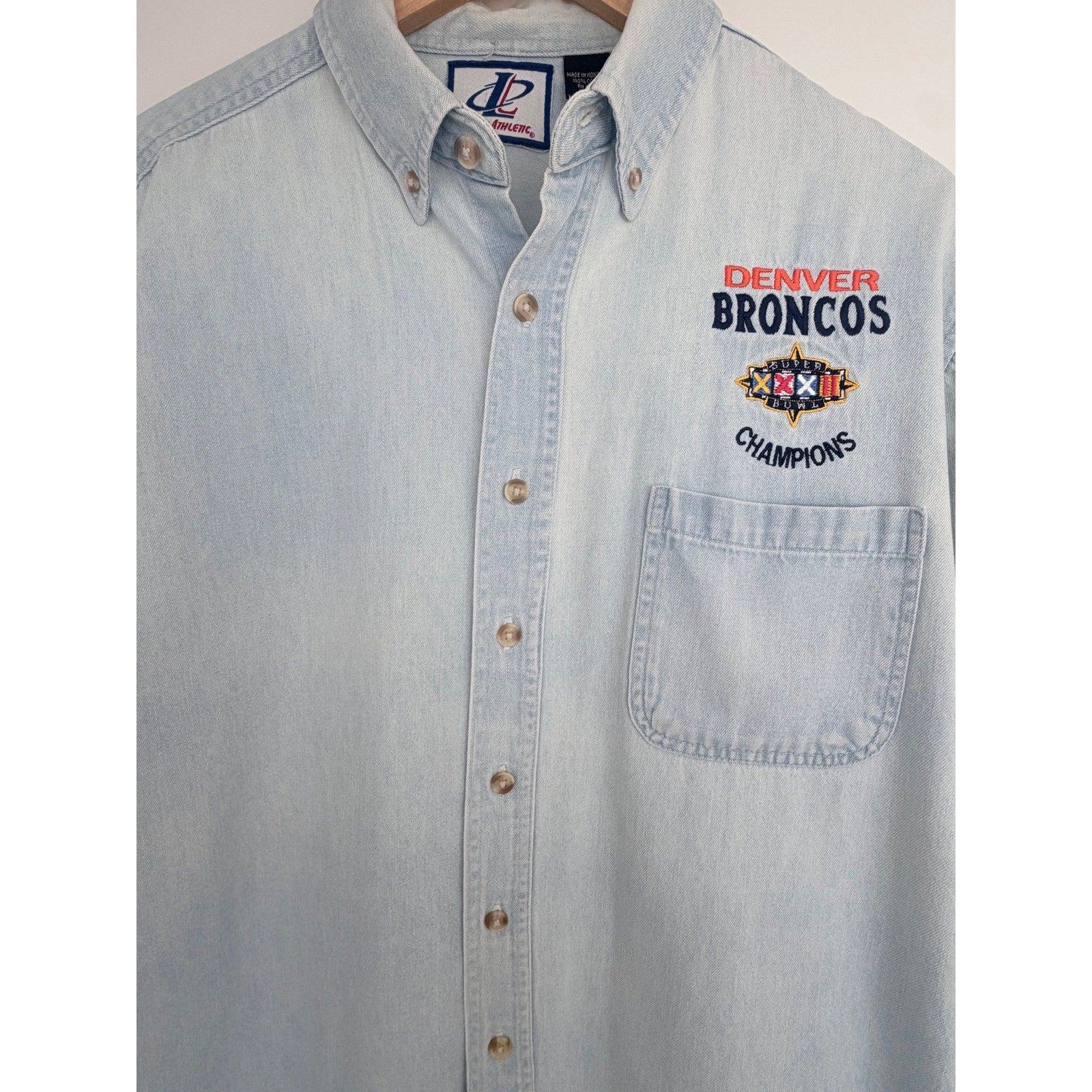 Denver Broncos Super Bowl XXXII Button Down Shirt Mens Medium NFL Denim