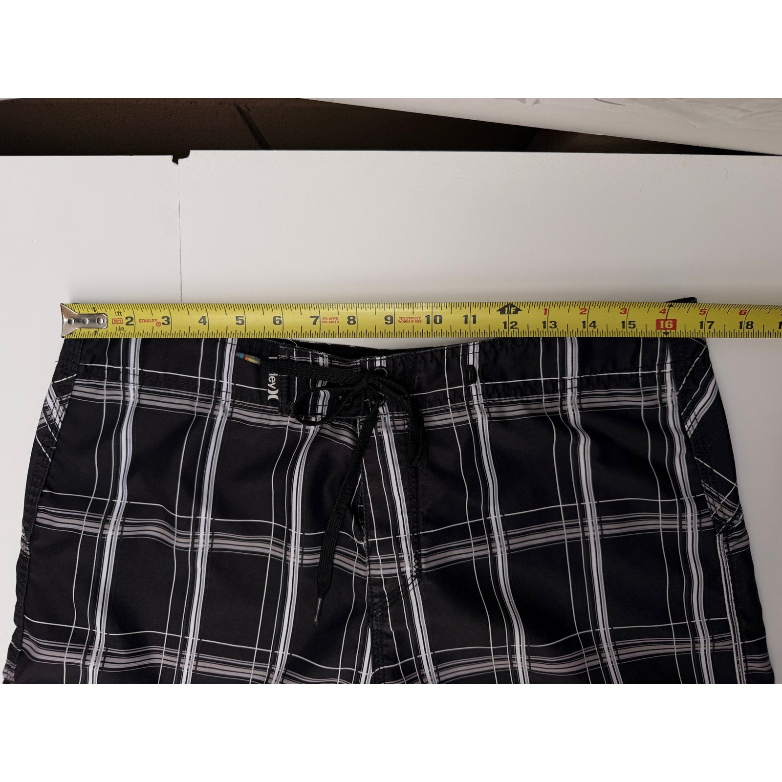Hurley Board Shorts Mens 34 Black Plaid Swim Surf Shorts