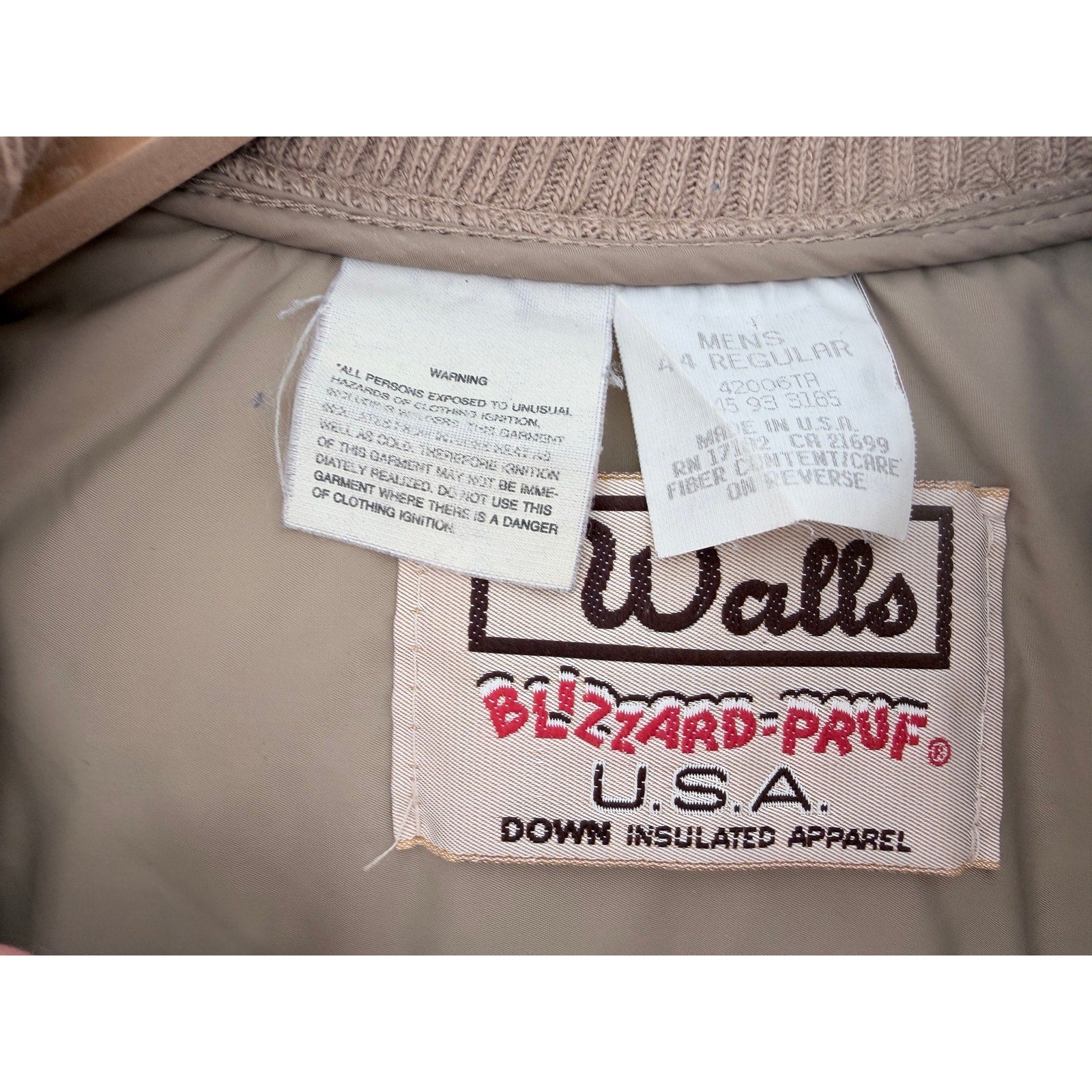 Walls Blizzard Pruf Down Puffer Vest Mens 44 Regular Beige USA Made Vintage