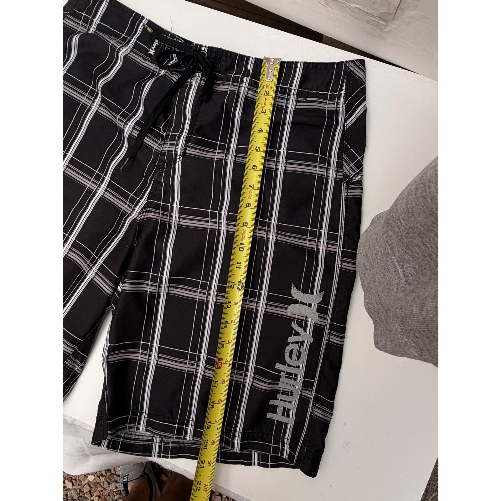 Hurley Board Shorts Mens 34 Black Plaid Swim Surf Shorts