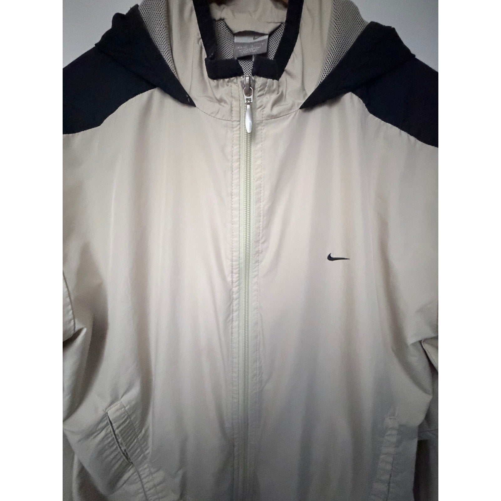Nike Hooded Windbreaker Jacket Men's Medium Beige Black Full Zip Mesh Lined
