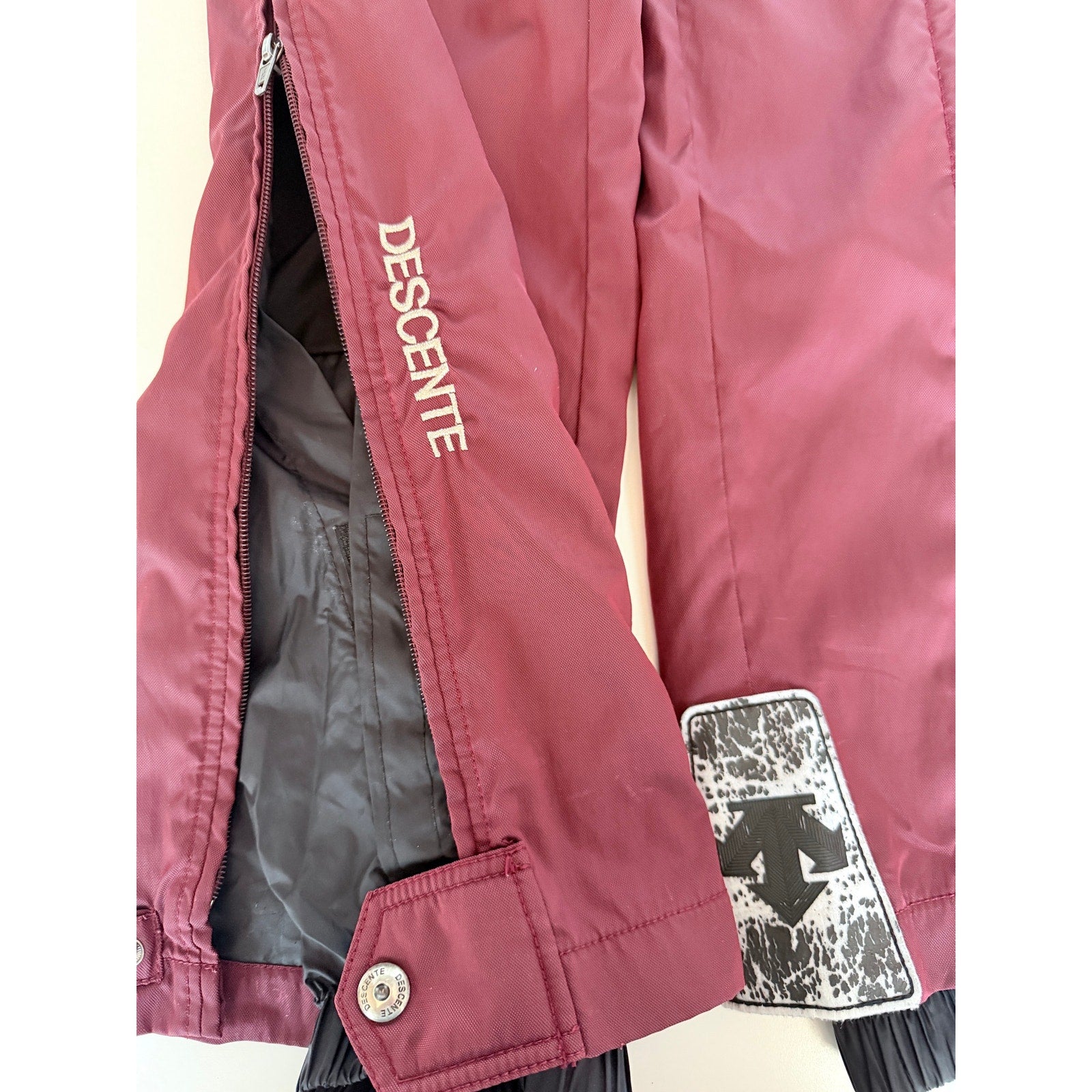 Descente Ski Snow Pants Womens Medium Burgundy Insulated Winter Snowboard Pants