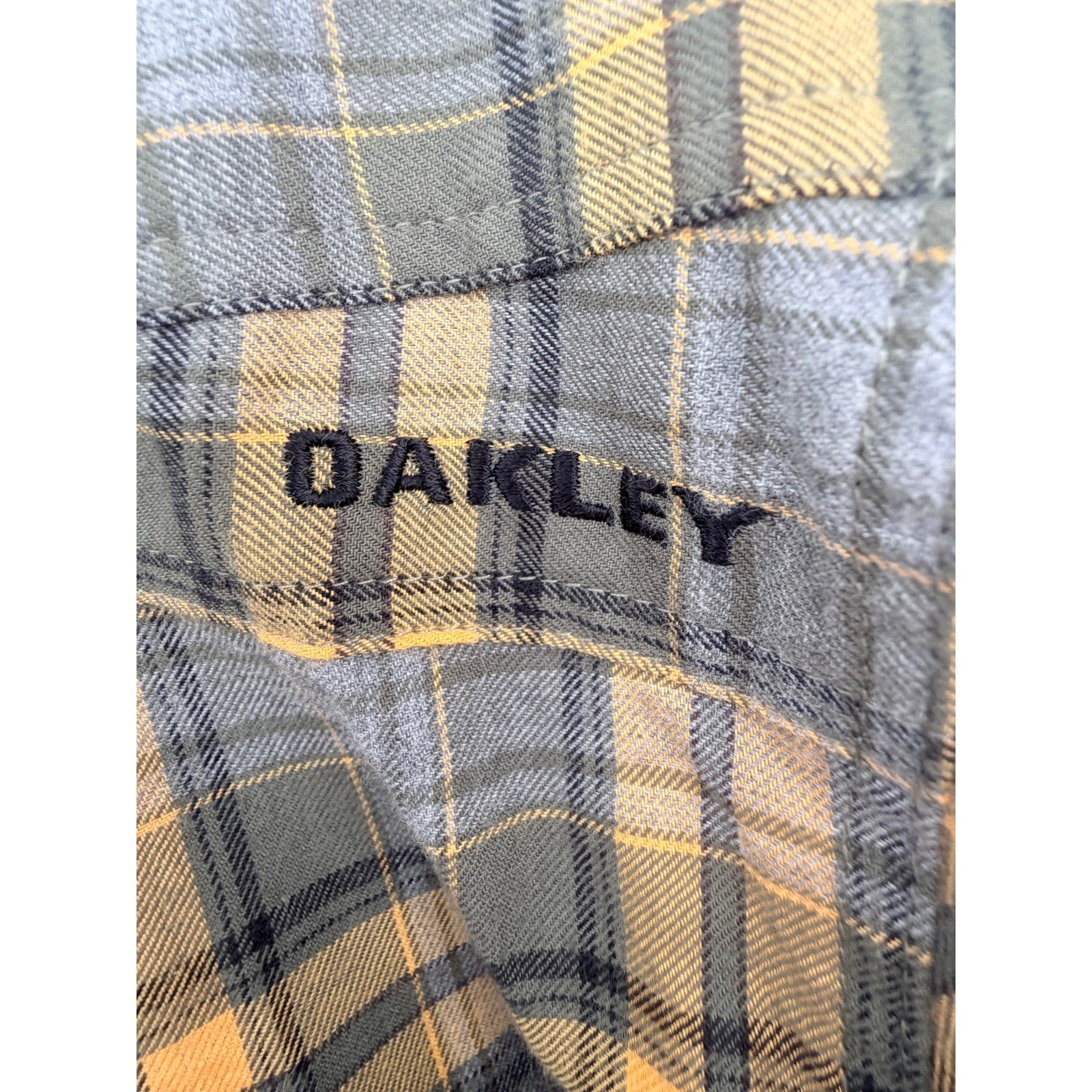 Oakley Plaid Button Up Shirt Mens XL Gray Yellow Long Sleeve Casual Shirt