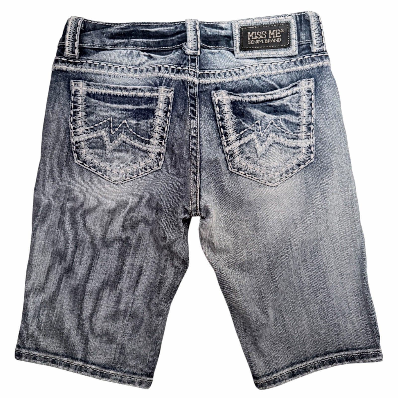 Miss Me Easy Bermuda Denim Shorts Women's Size 26 Medium Wash Buckle
