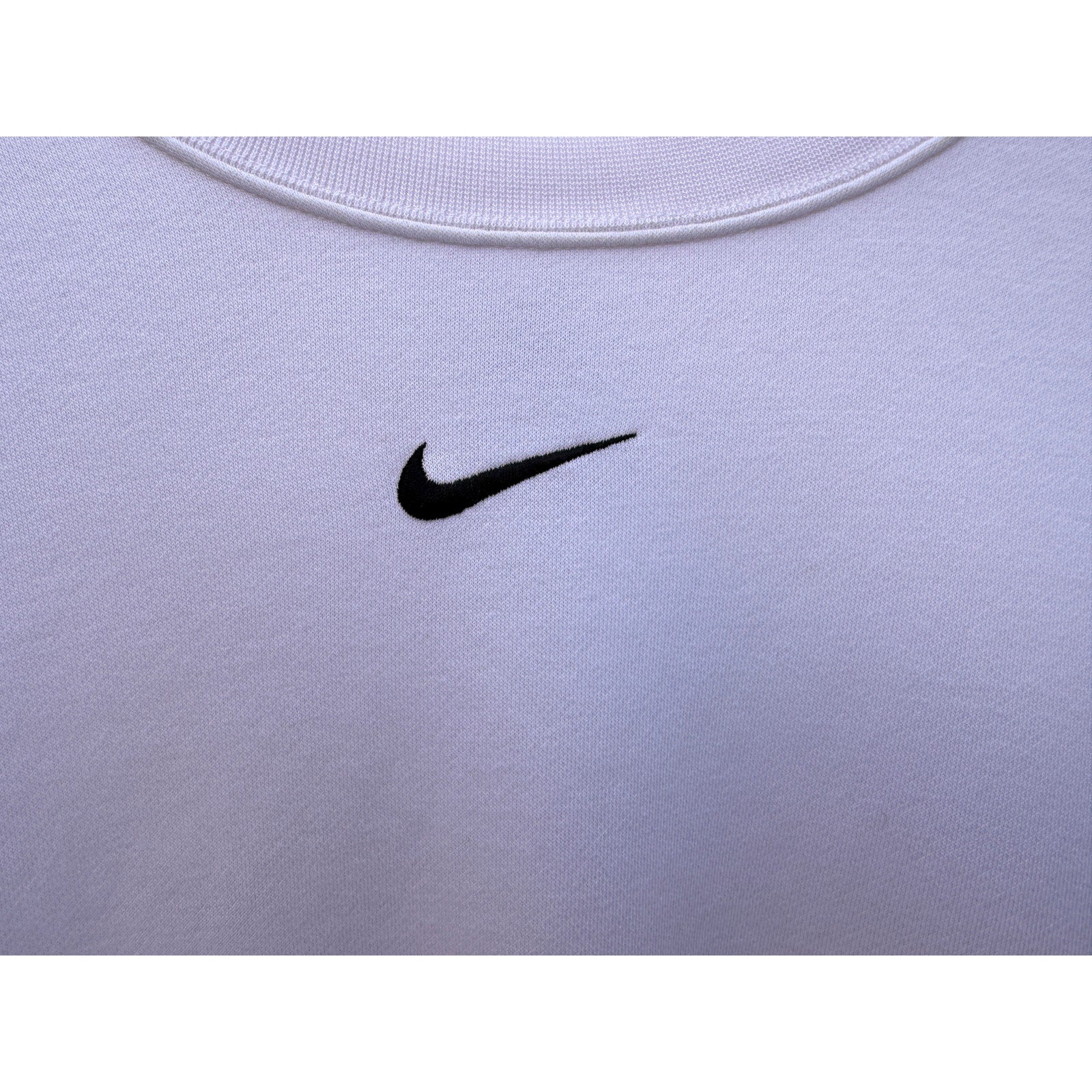 Nike Crewneck Sweatshirt Womens Medium White Mini Swoosh Essential Pullover