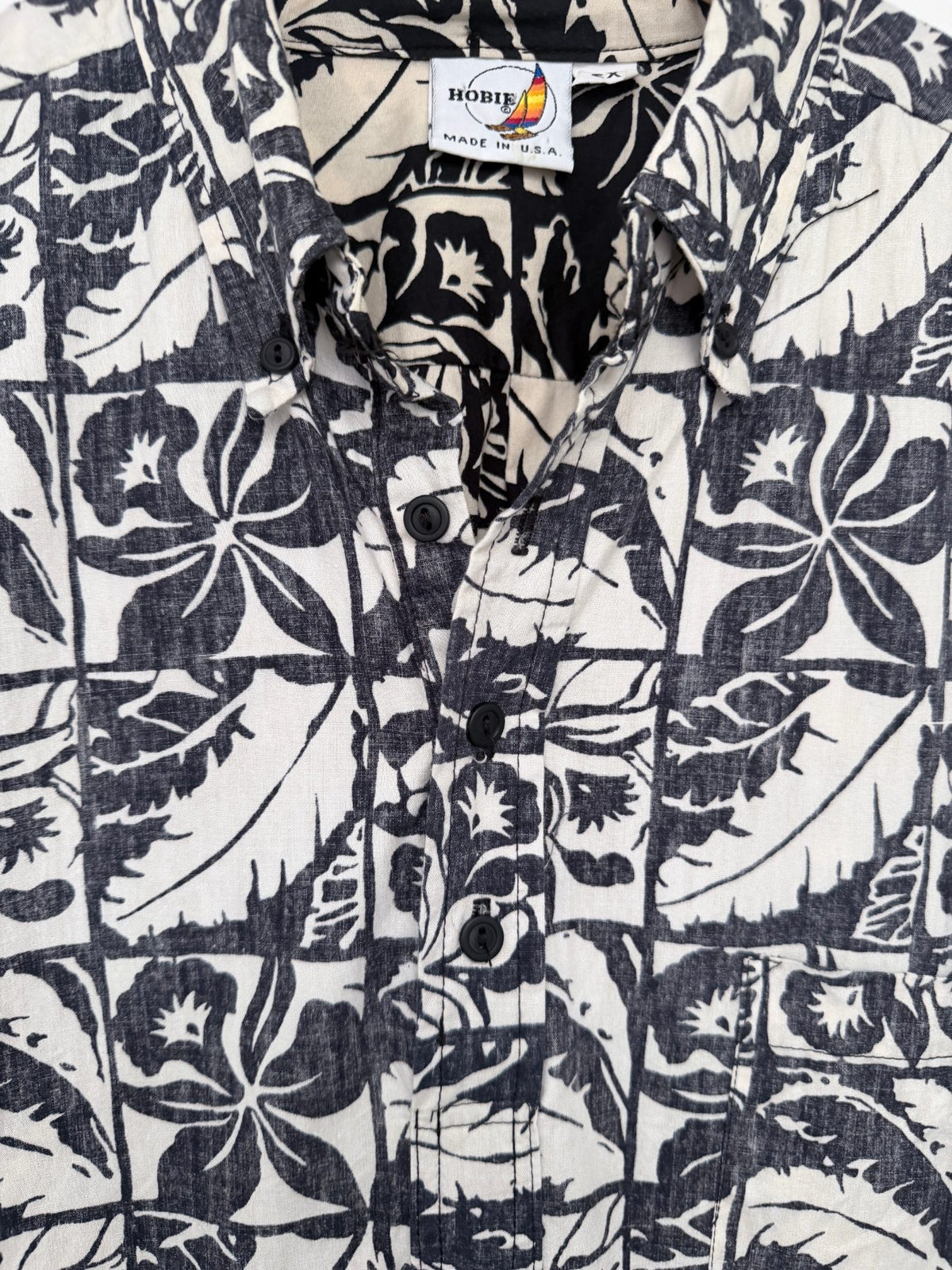 Hobie Men's White Button-Up — view 4