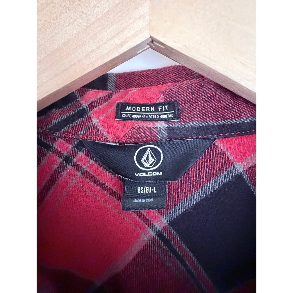 Volcom Plaid Flannel Shirt Mens Large Red Black Modern Fit Button Up