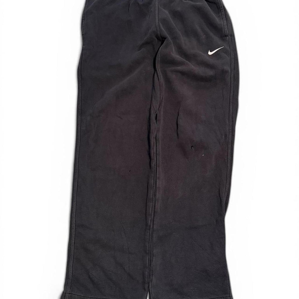Vintage 2000s baggy uncuffed nike