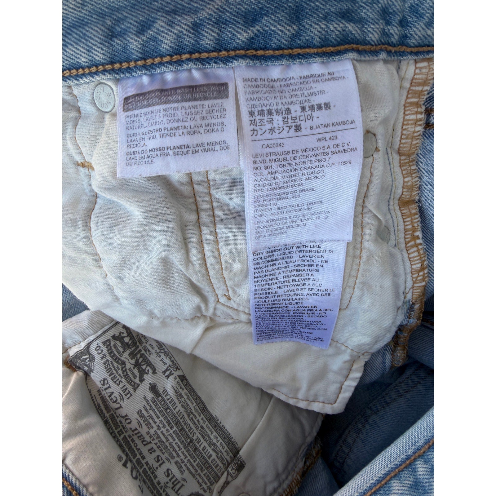 Levi's 501 Denim Shorts Womens 29 Cut Off Distressed Light Wash