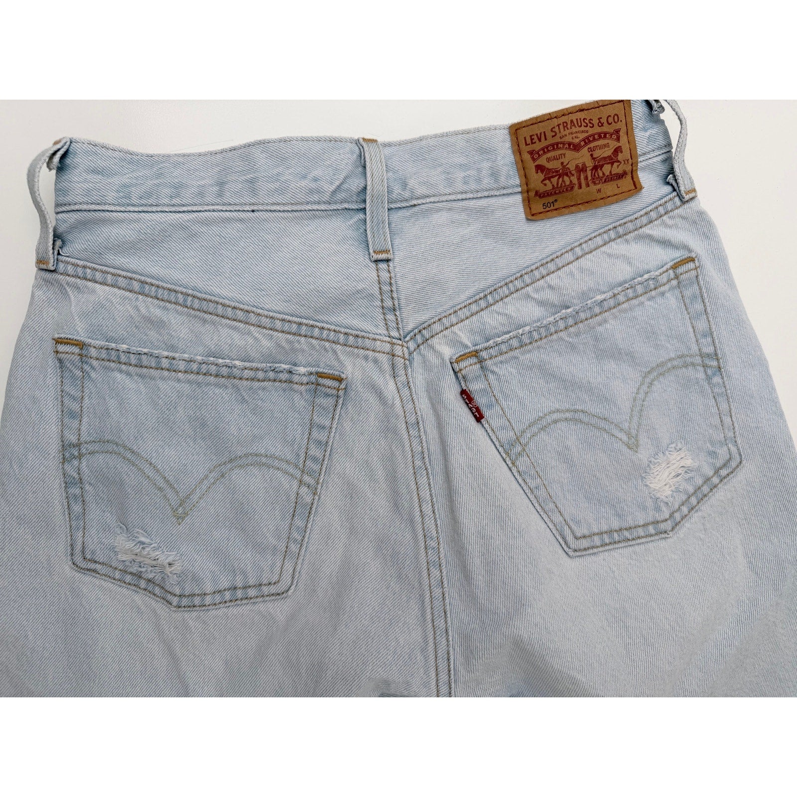 Levis 501 Distressed Denim Shorts Womens Size 26 Light Wash Cutoff Jean Shorts