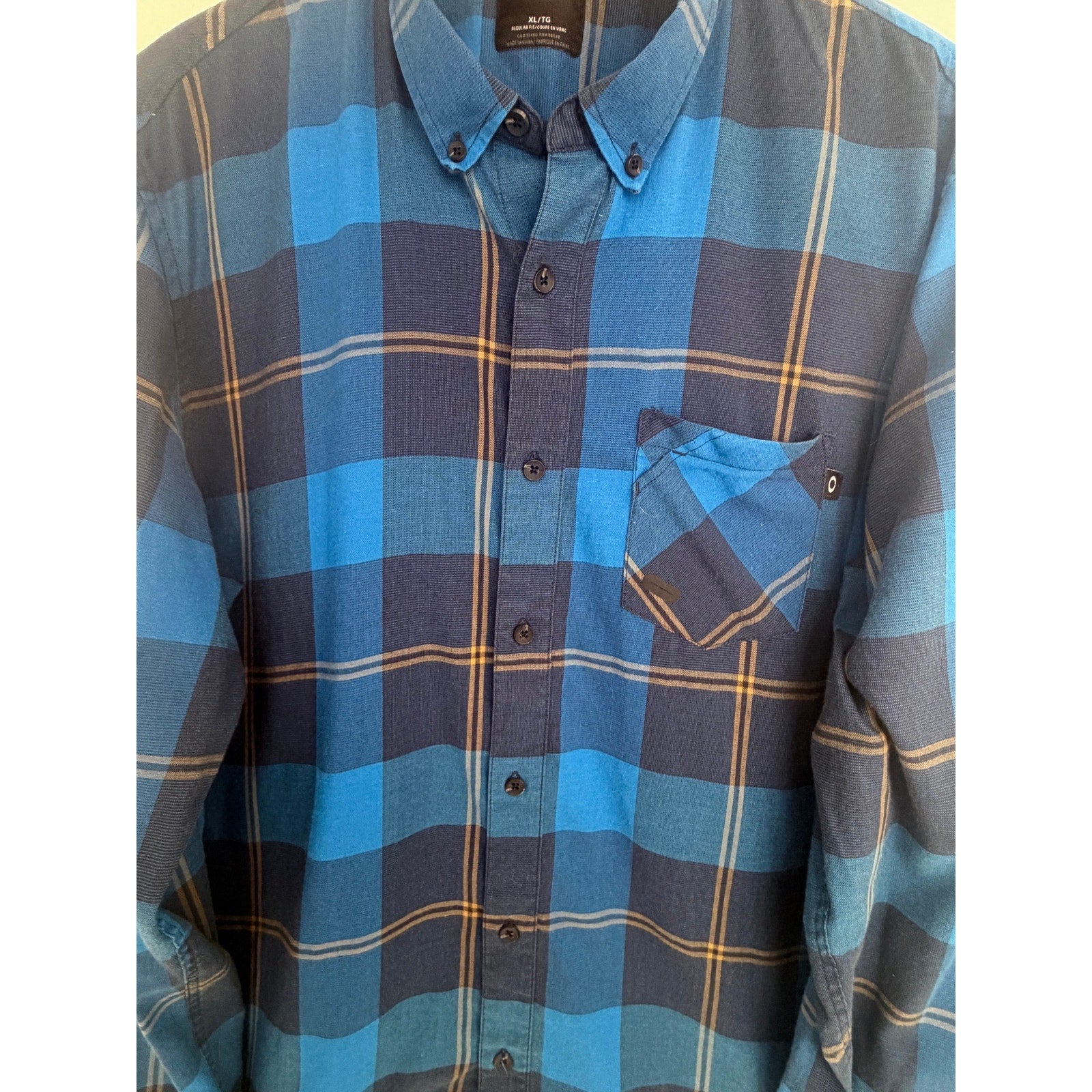 Oakley Plaid Button Down Shirt Mens XL Blue Long Sleeve Casual