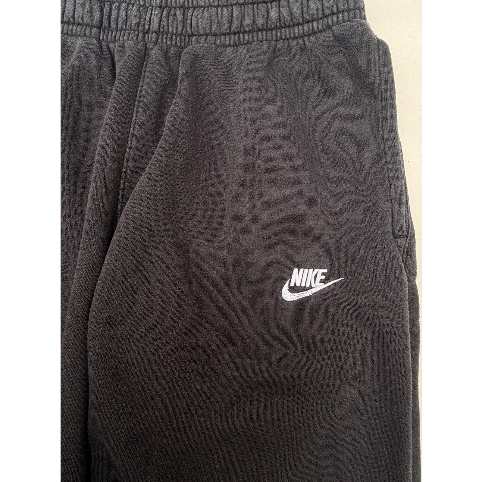 Nike Sweatpants Mens Medium Black Joggers Athletic Swoosh Logo Fleece