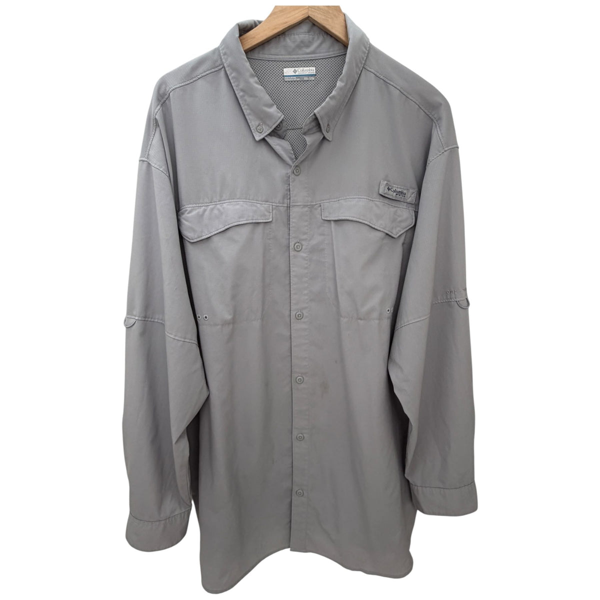 Columbia Sportswear Company Men's Gray Button-Up — front view