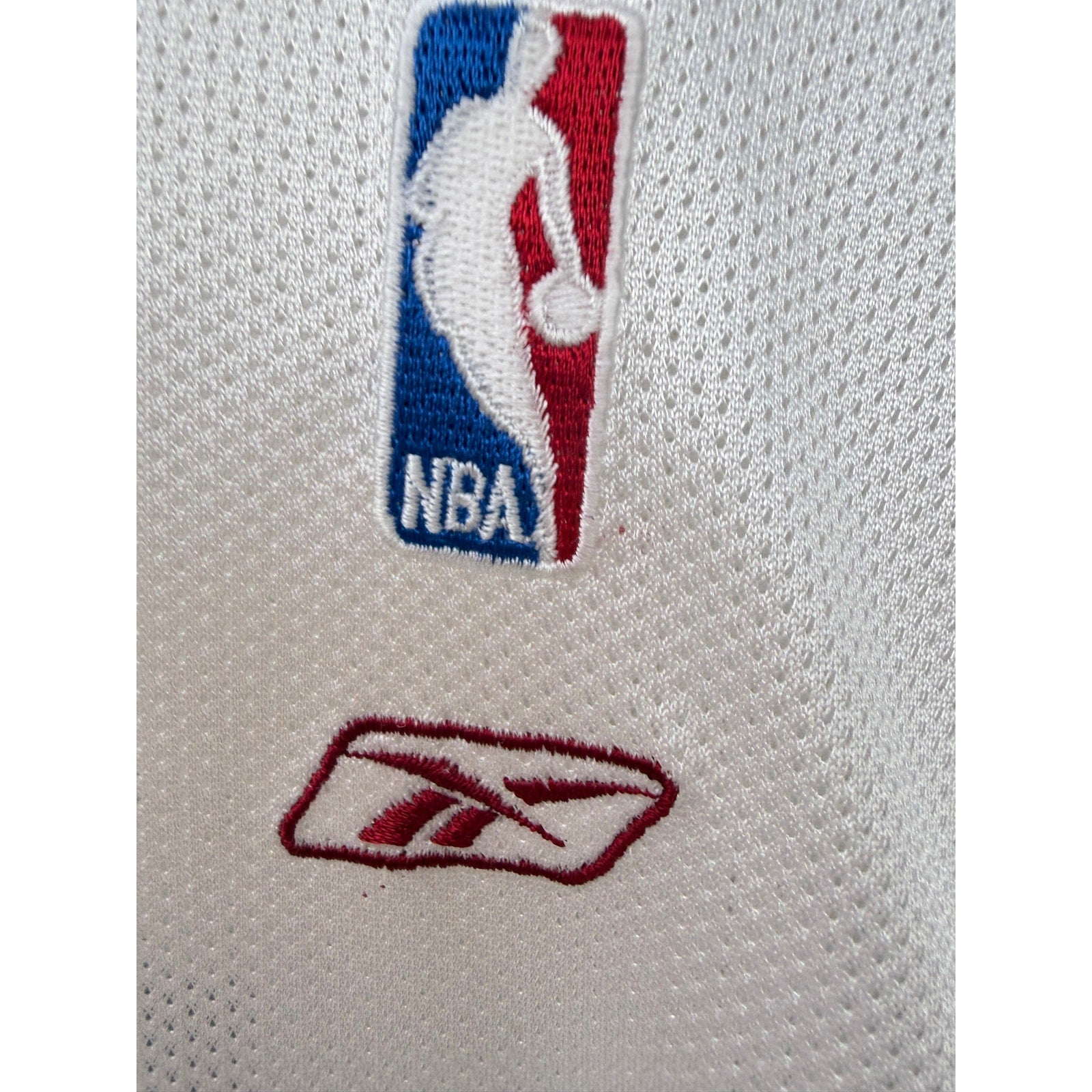 Cleveland Cavaliers 23 Basketball Jersey Mens Medium Lebron Reebok NBA White Red
