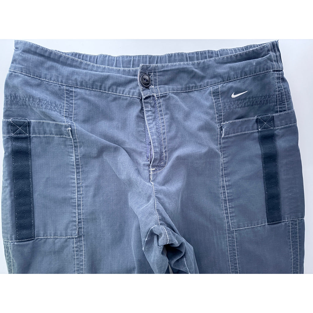 Nike Women's Capri Athletic Pants Medium Blue Elastic Waist Pockets