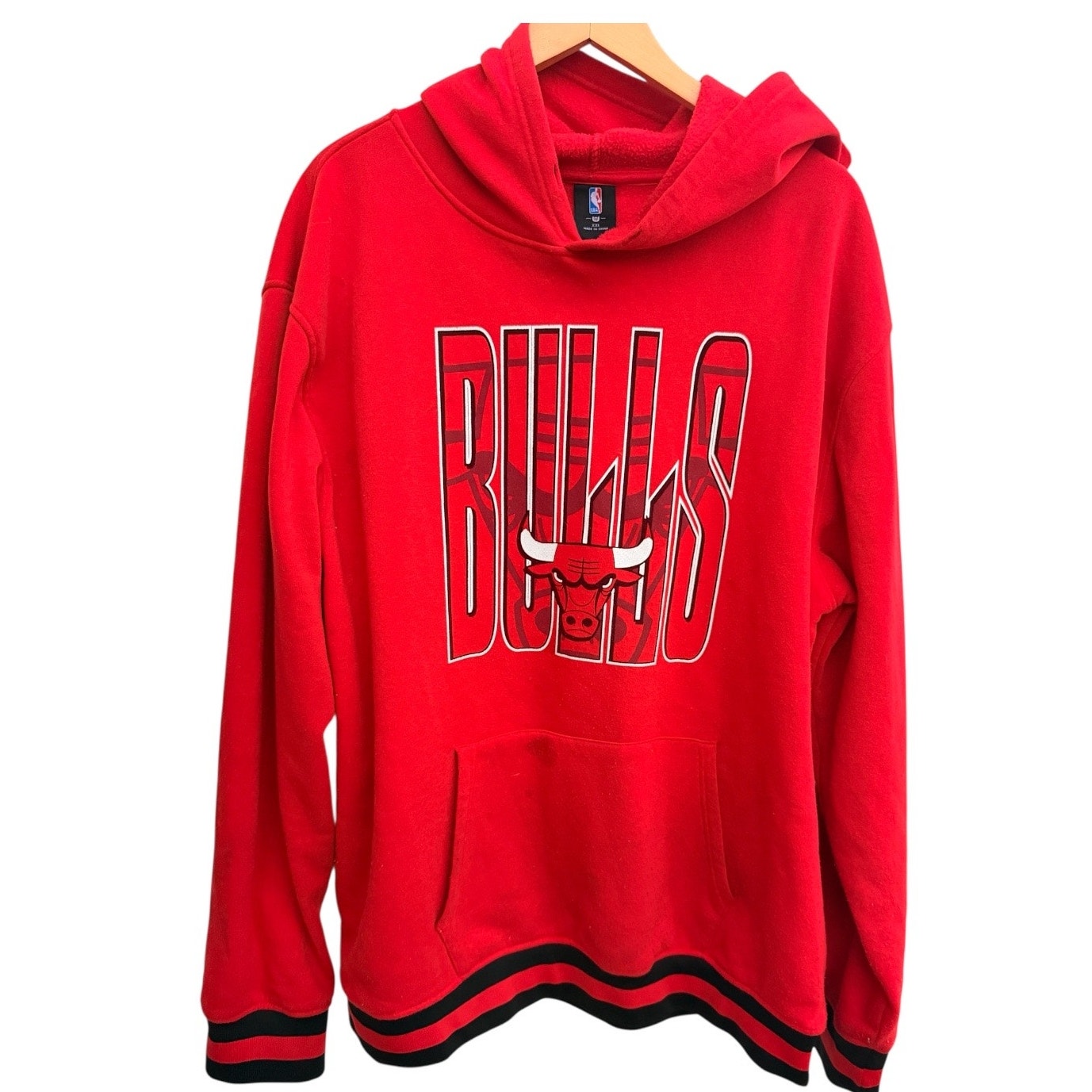 Chicago Bulls NBA Pullover Hoodie Mens XXL Red Team Logo Sweatshirt