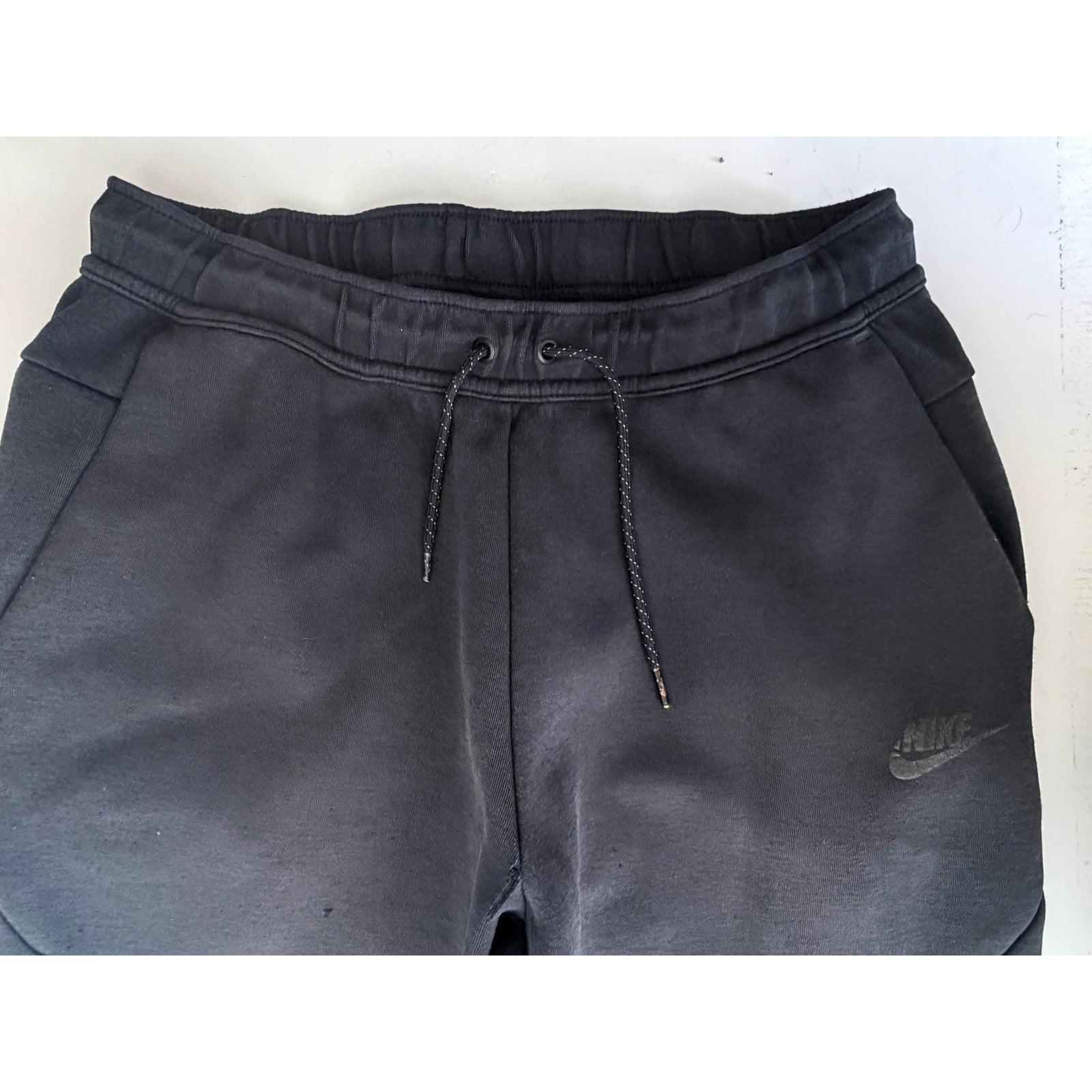 Nike Mens Large Black Jogger Pants Athletic Tapered Swoosh