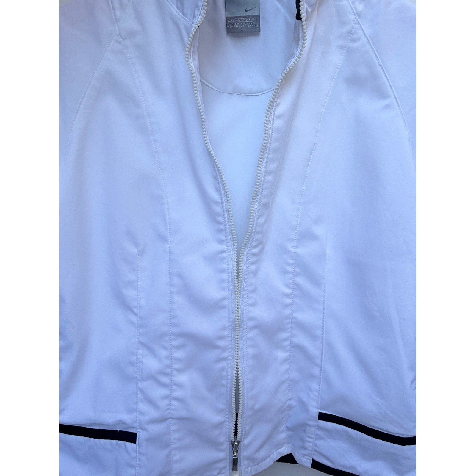 Nike Womens Small White Full Zip Athletic Jacket Running Lightweight Zip Up