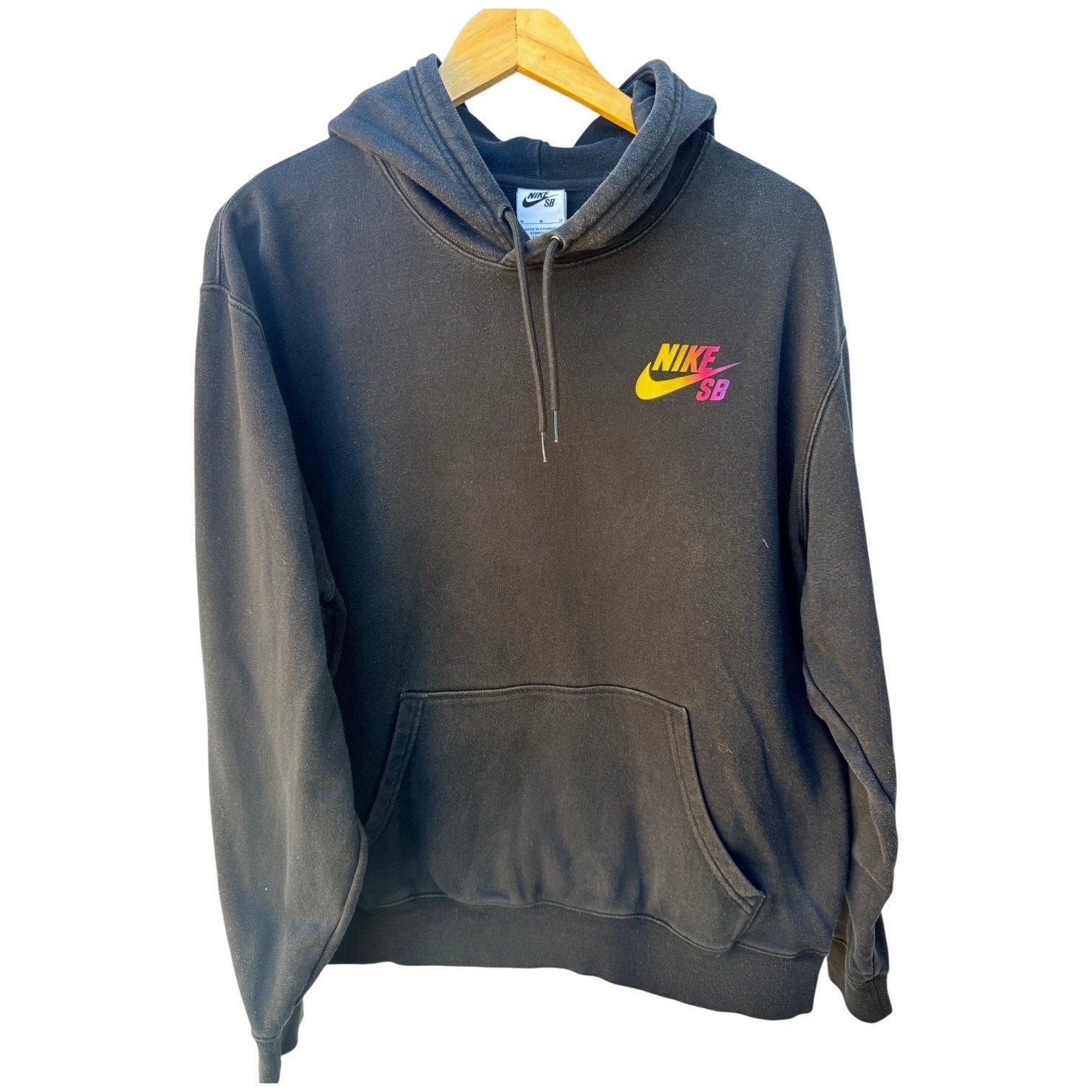 Nike SB Hoodie Mens Medium Black Sunset Graphic Skateboarding Sweatshirt