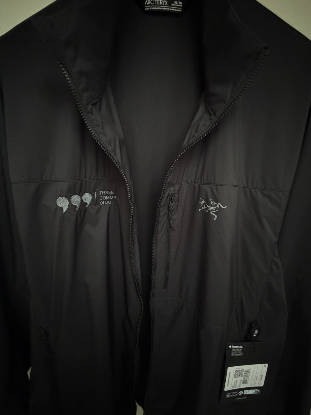 Arc'teryx Men's Black Squamish Jacket M Jacket — brand label