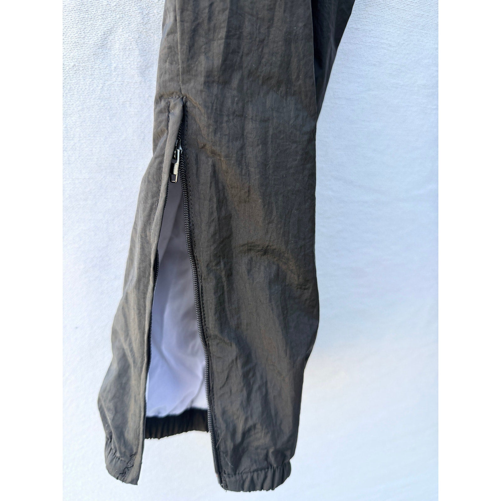 Nike Windbreaker Pants Boys M (8-10) Black